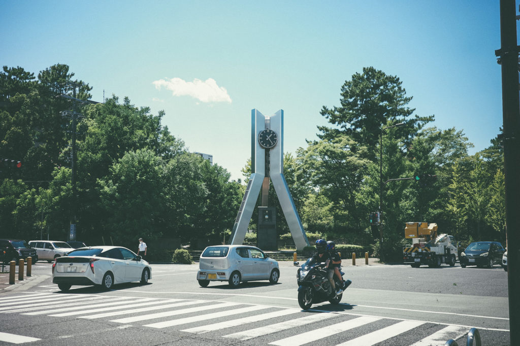 津市の中心部交差点